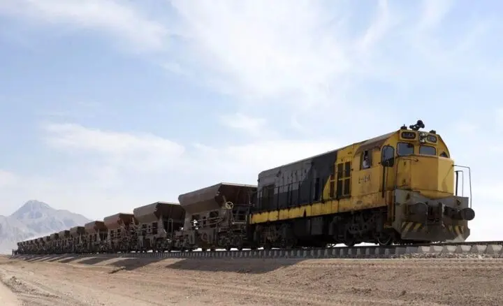 قطار باری در شبکه ریلی