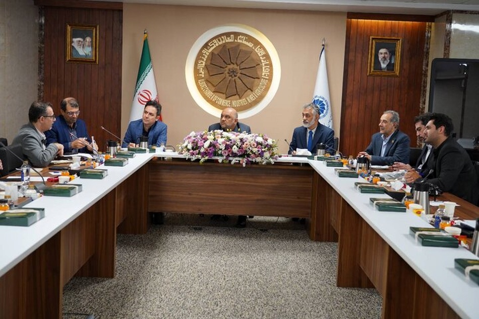 فعالان اقتصادی تحت فشار افزایش هزینههای حملونقل بینالمللی؛ انتقاد از دریافت «وار ریسک» بدون شفافیت